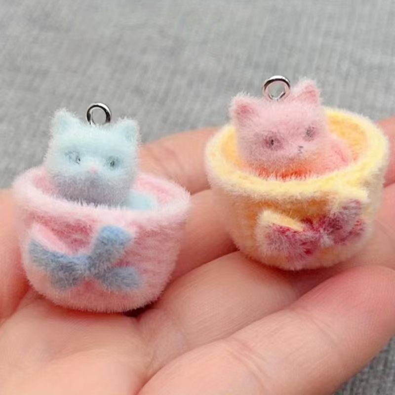 Resin Art Engagement - 4個入り3Dぬいぐるみ樹脂製猫ペンダント、DIYジュエリー製作イヤリング、キーホルダー、アクセサリー