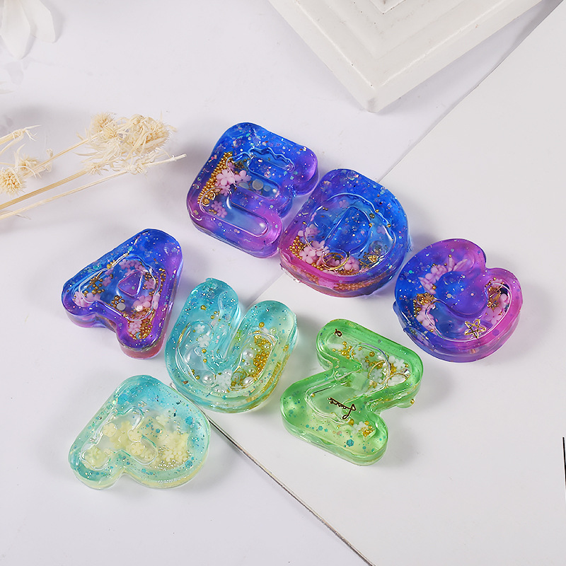 DIY 樹脂アートアイスクリームレターシリコーン型流砂ペンダ - Resin Art Letter Keychain のレビューと価格